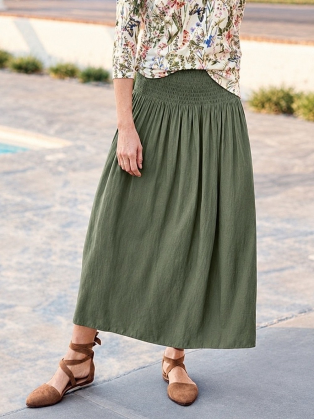 J. Jill Smocked Sage Green Stretch Pleated Midi Skirt Medium
